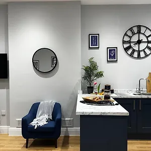 Romance On The Rows - Hot Tub Centre Apartment Chester