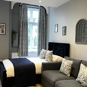 On The Rows - Centre Apartment Chester