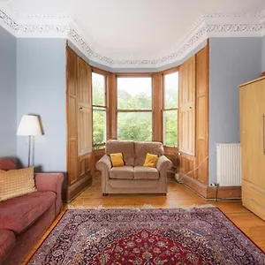 Comfortable And Spacious Retreat By The Meadows! Apartment Edinburgh